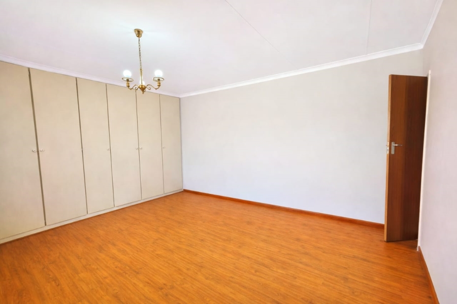 2 Bedroom Property for Sale in Vaalpark Free State